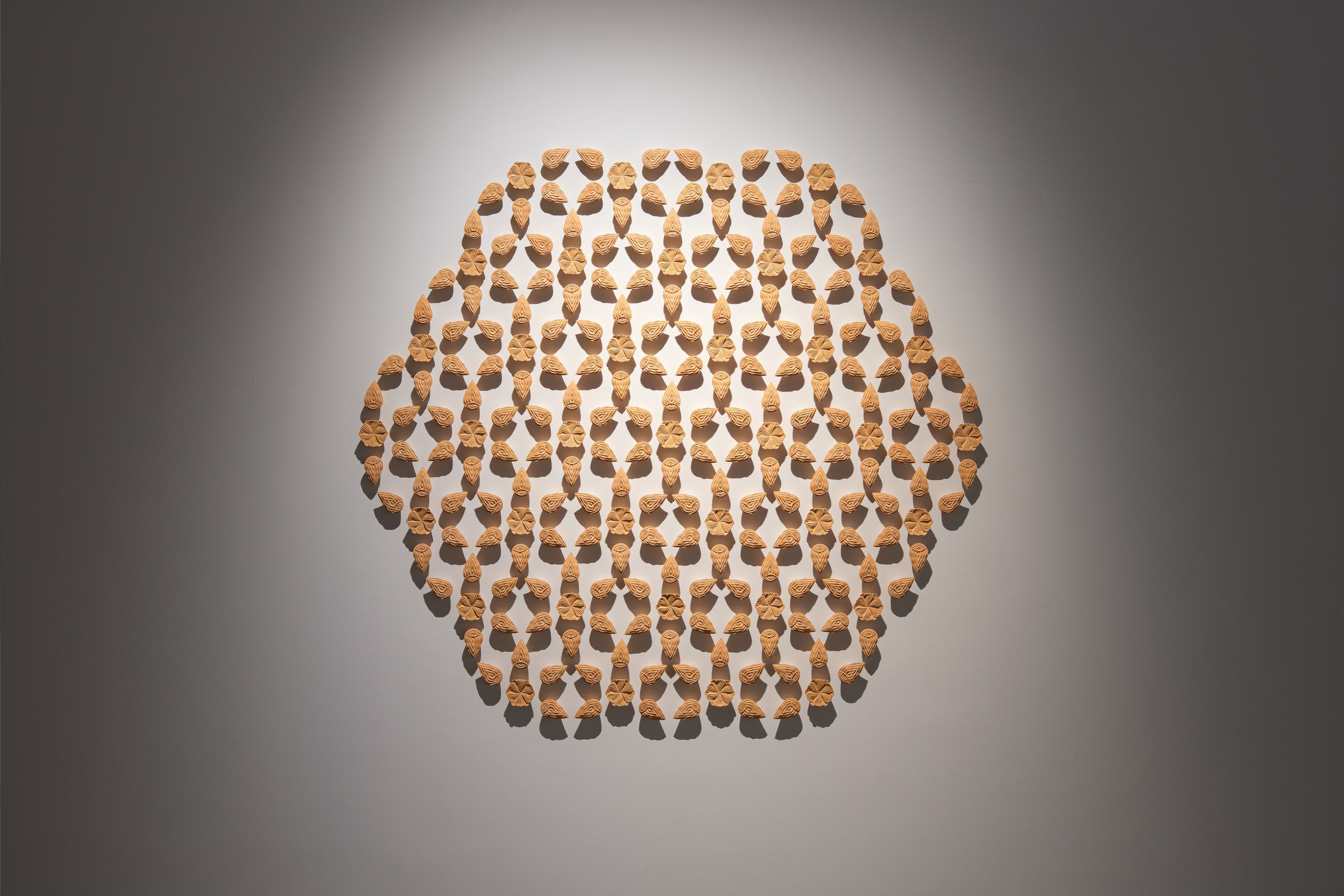 《起源&ndash; 生之花 II》 Provenance - Flower of Life II, 2022 粉漿澆鑄赤陶