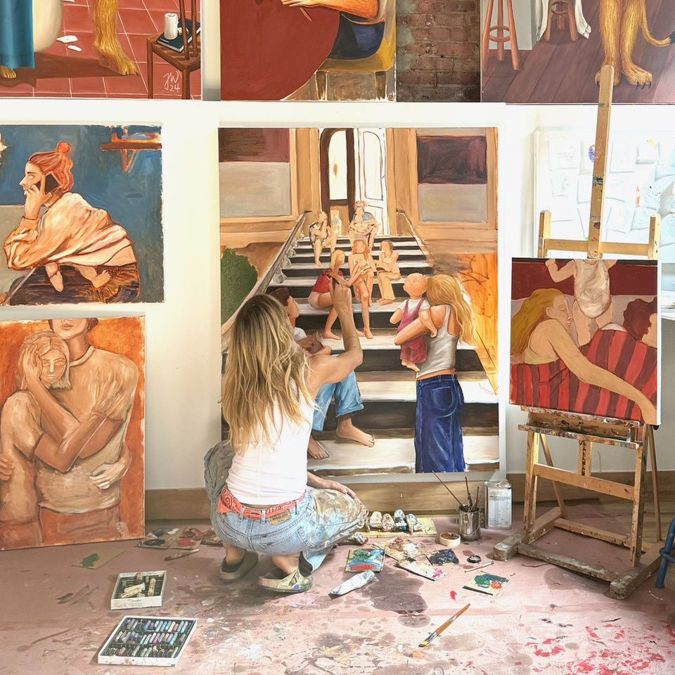 Jule Waibel in the studio