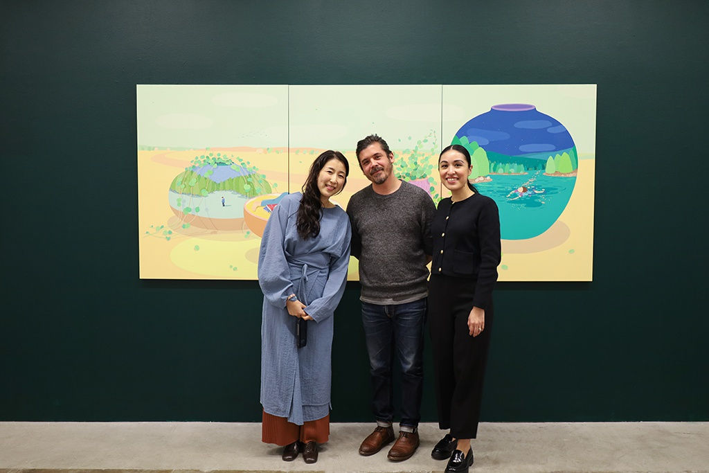 Artist Danym Kwon (middle) stands with Gallery Director Jennifer Rizzo (right) and Gallery Owner (left) Ken Harman Hashimoto.