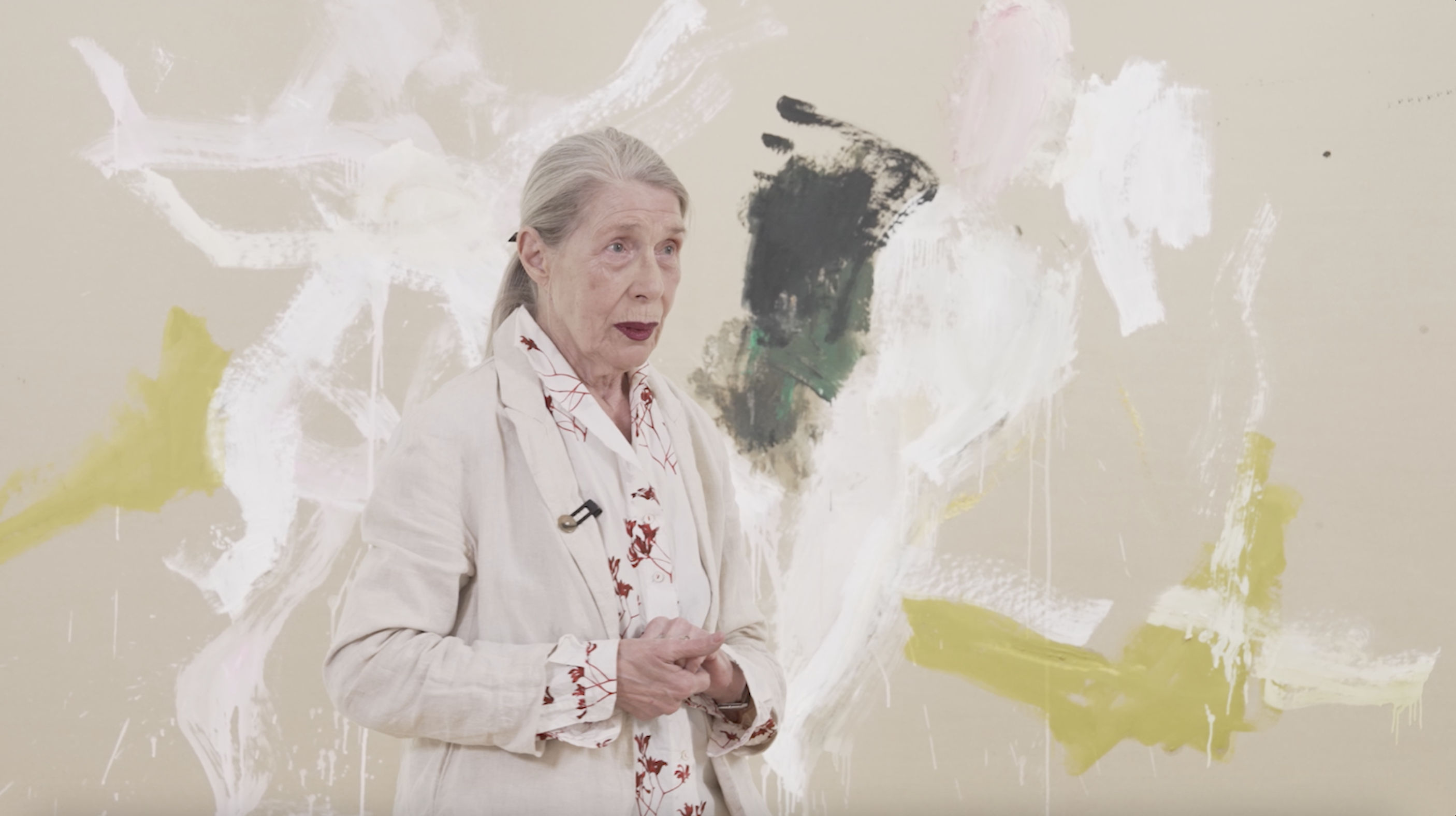 마르타 융비르트의 작품 설명을 감상하세요. Watch the artist talk about the exhibition