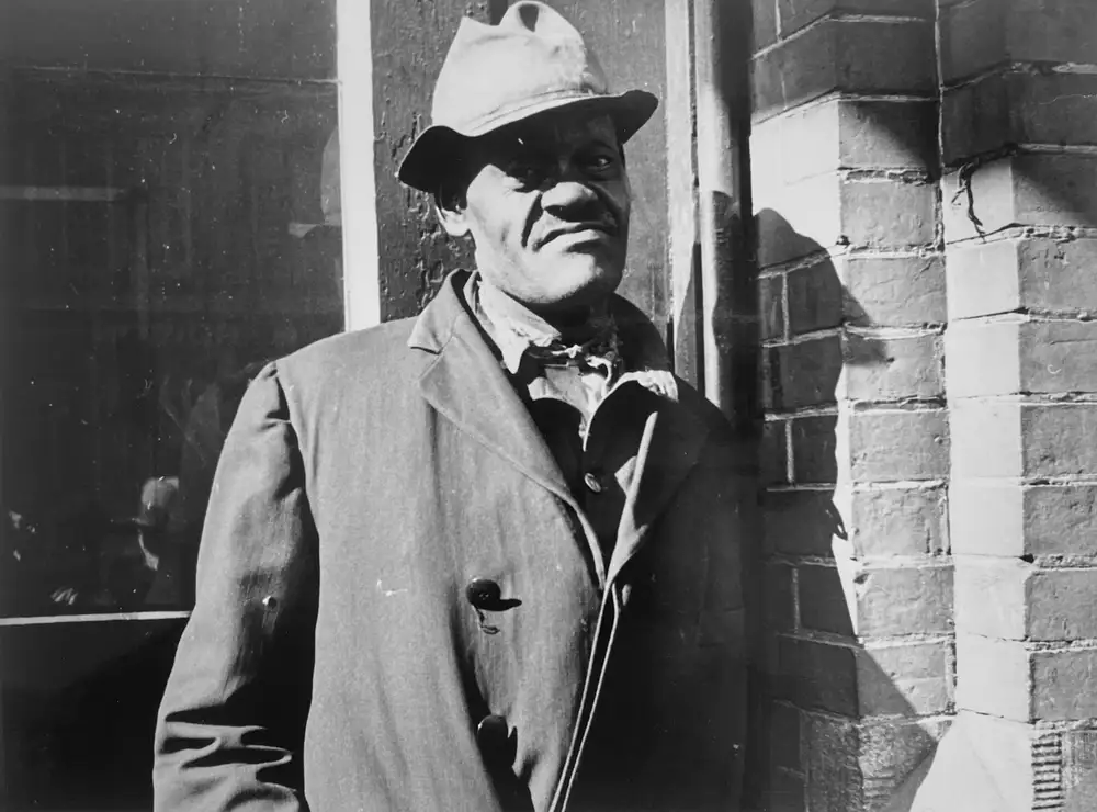 Ben Shahn, Negro at religious meeting, Nashville, Tennessee, 1935