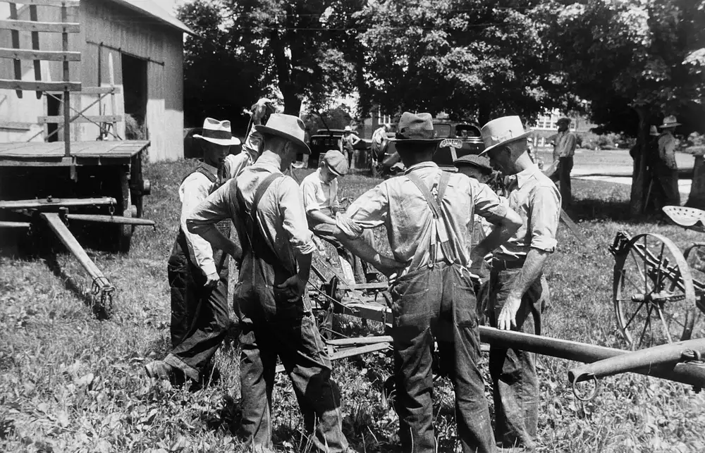 Ben Shahn, Farmers at public auction, central Ohio, 1938