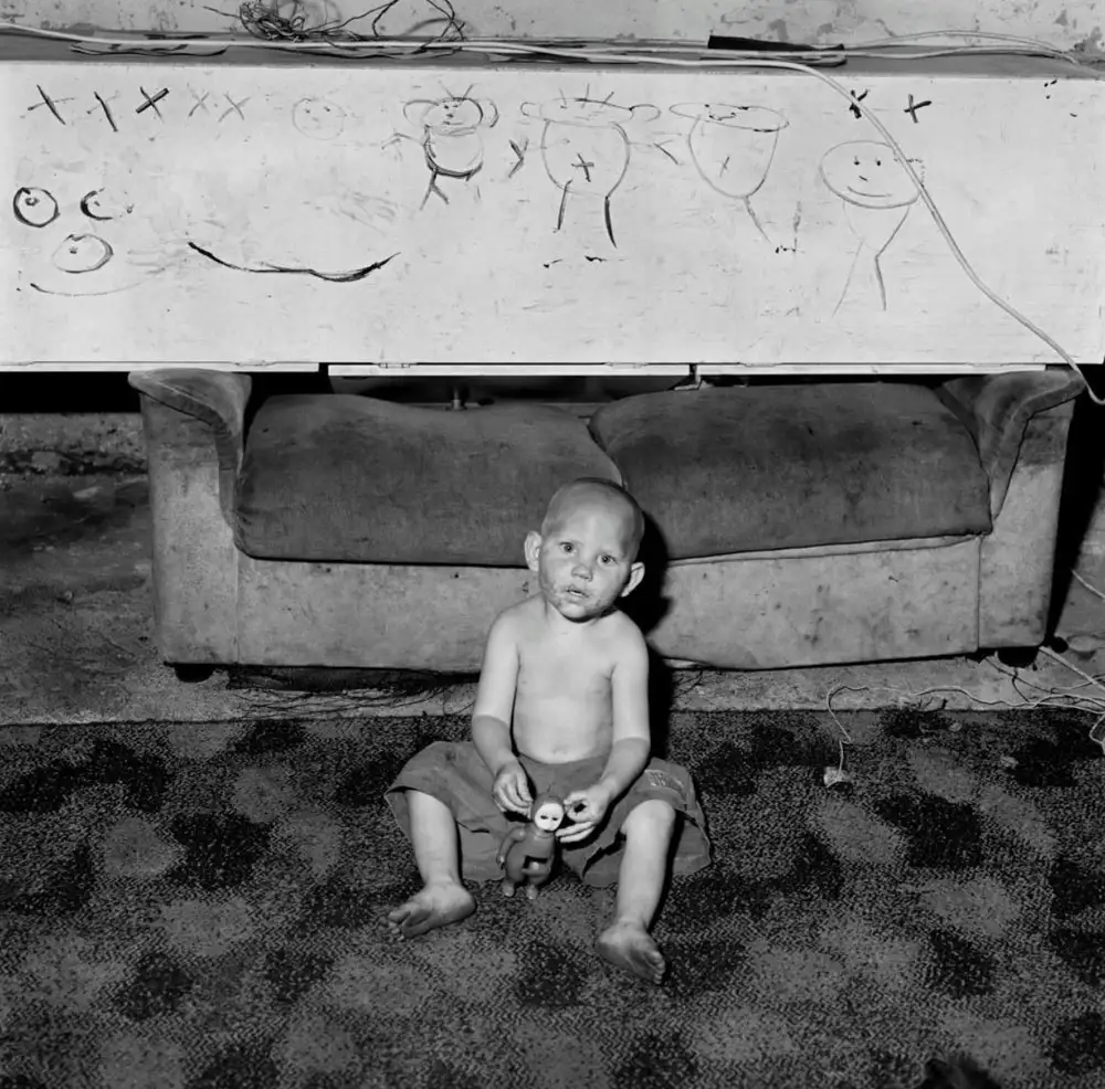 Roger Ballen, Telly Tubby, 2001