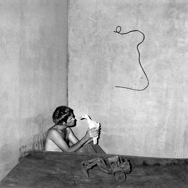 Roger Ballen, Contemplation, 2004