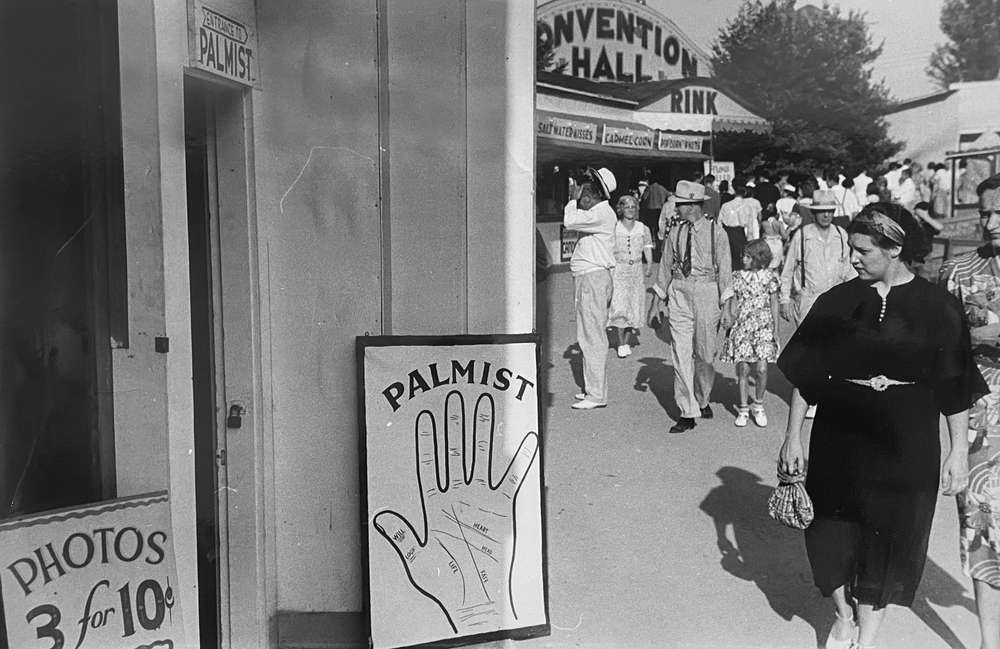 Ben Shahn, Scene at Buckeye Lake Amusement Park, near Columbus, Ohio , 1938