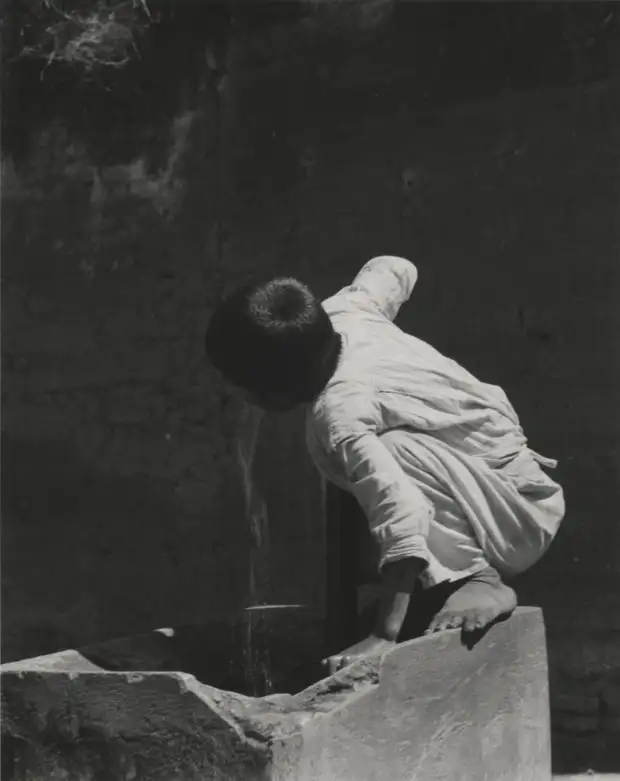 Manuel Álvarez Bravo, Sed Publica (Public Thirst), 1933