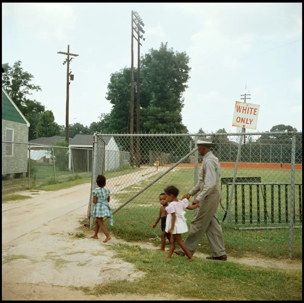 Gordon Parks, Untitled, Mobile, Alabama (37.153), 1956