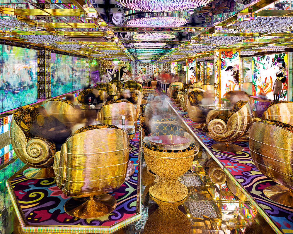 Matthew Pillsbury, Robot Bar, Tokyo, 2014