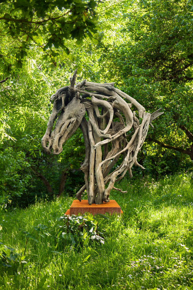Heather Jansch Madrugada, 2014 Bronze 178 x 152 x 61 cm (270cm high inc base) 70 1/8 x 59 7/8 x 24 in Edition 2 of 5