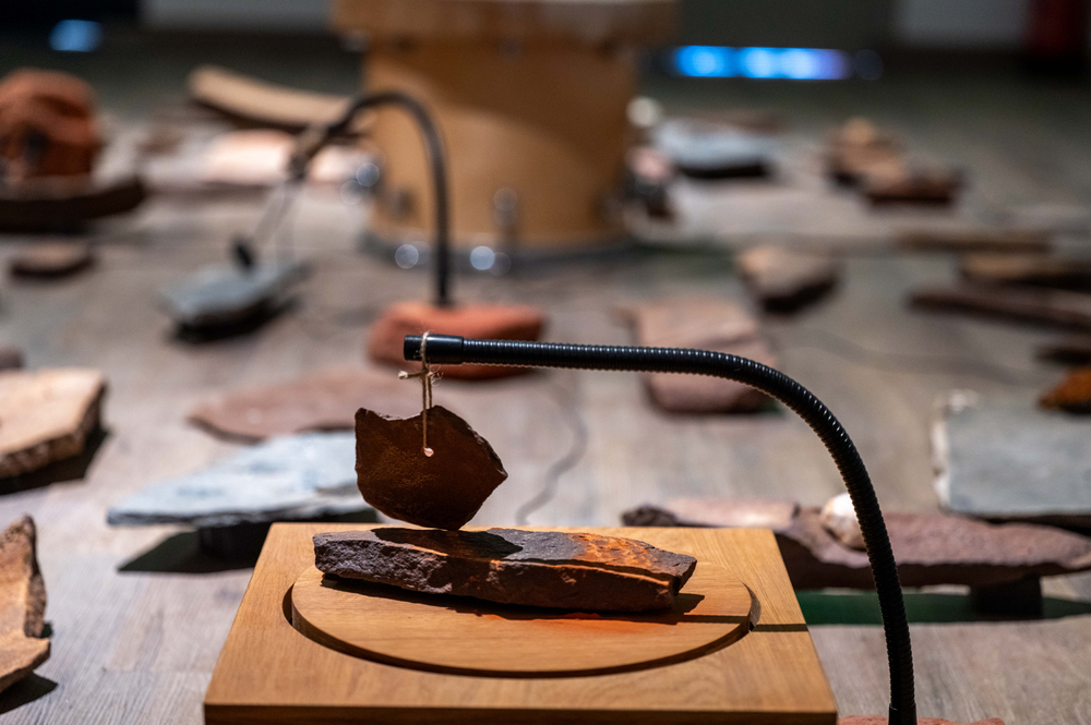 exposición | tarek atoui: phonolites