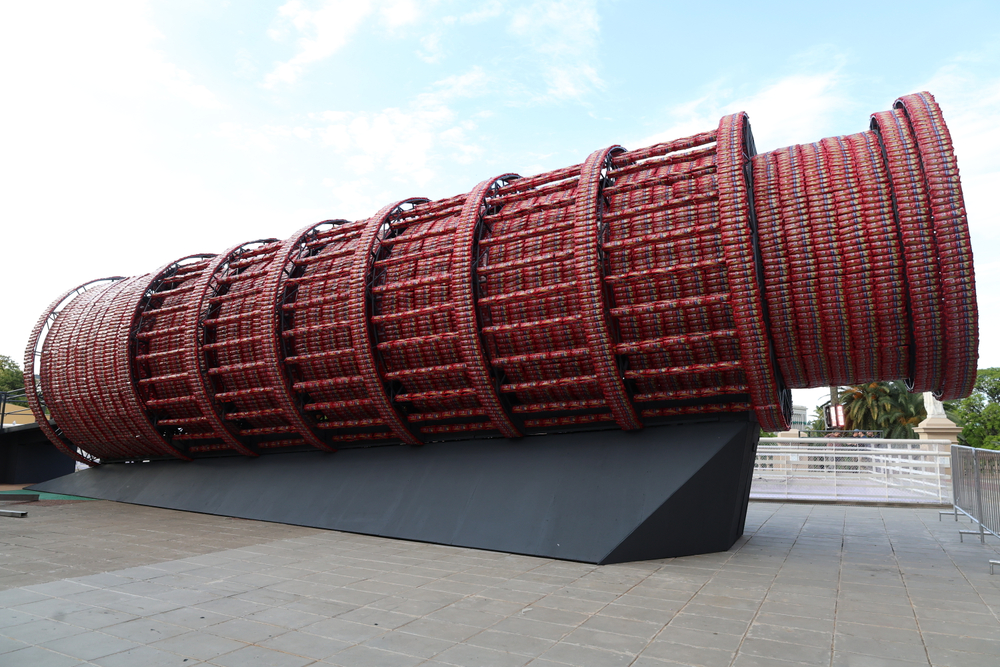 noticias | marta minujín: la torre de pisa de spaghettis