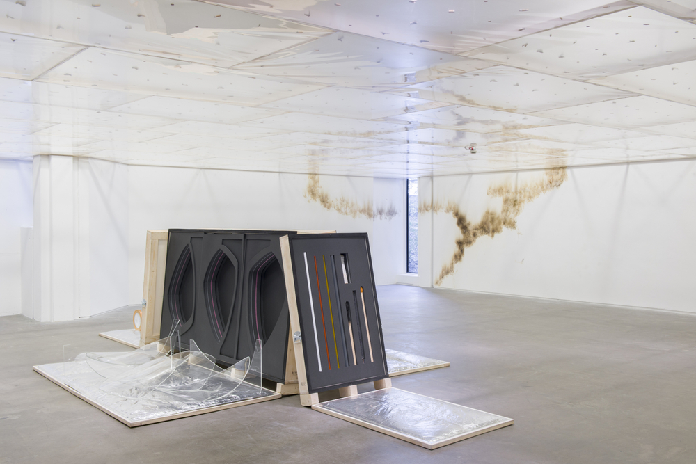 Vista de instalaci&amp;oacute;n de spending static to save gas, Douglas Hyde Gallery, Dubl&amp;iacute;n, Irlanda, 2020