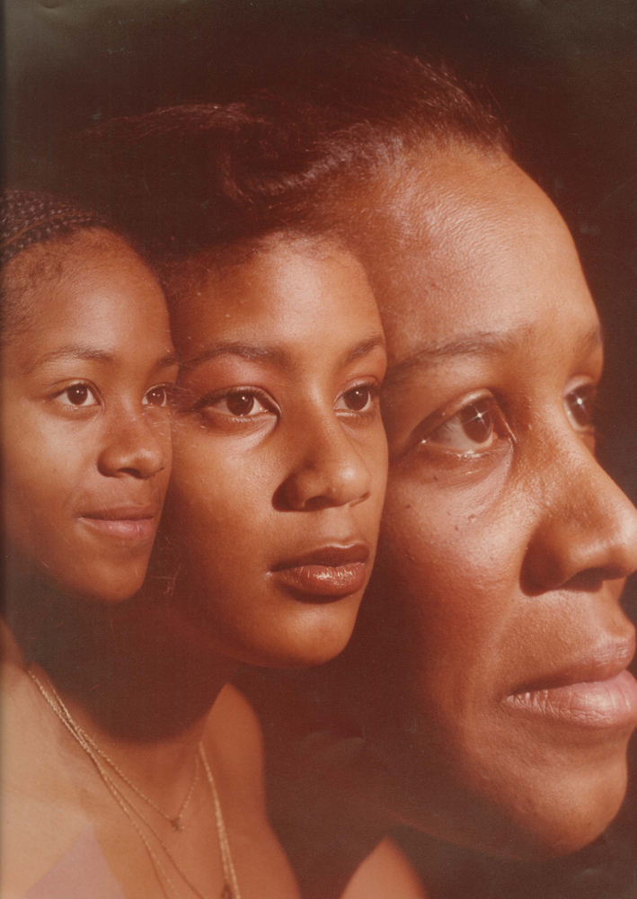 Louis Mendes,&amp;nbsp;Mother and Children,&amp;nbsp;1970s.&amp;nbsp;&amp;copy; Louis Mendes.