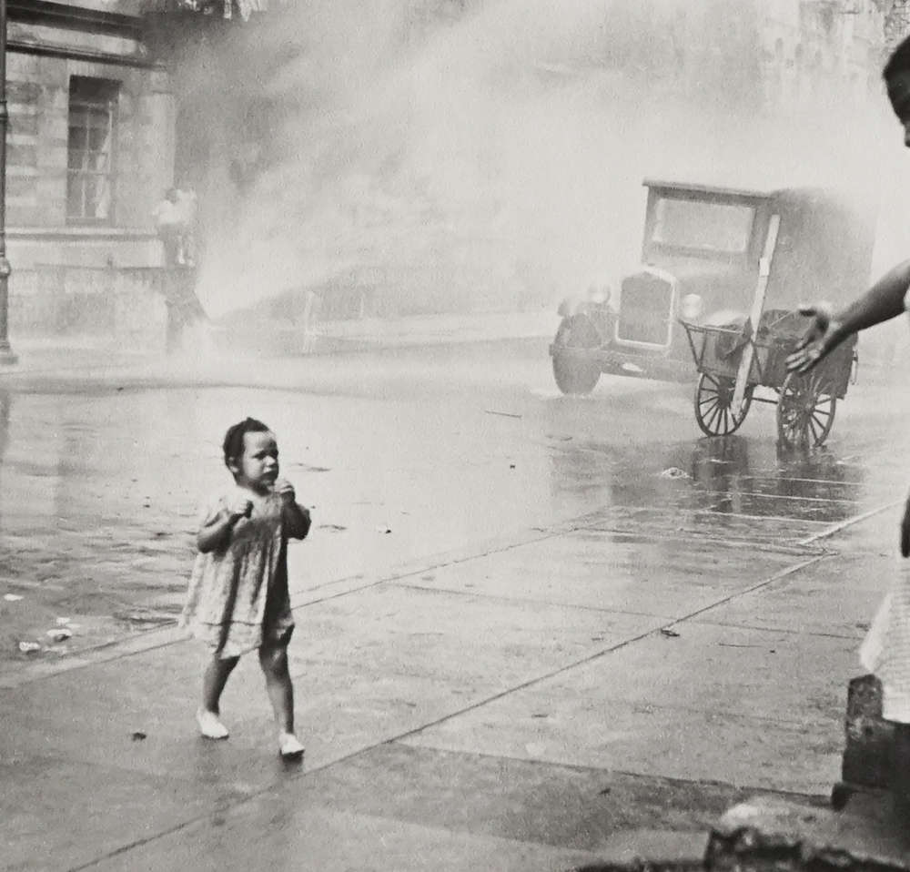 Helen Levitt - New York (two boys covered with white powder)
