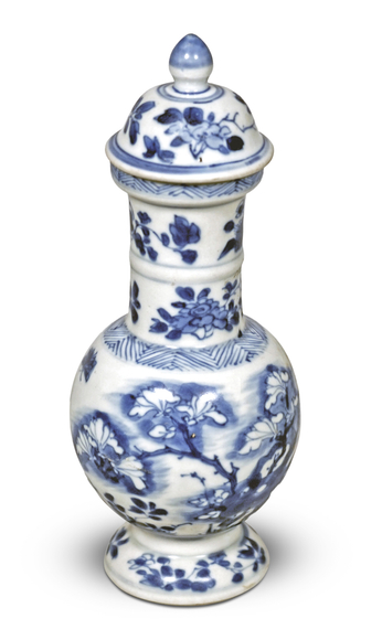 Chinese Blue and White Porcelain Small Baluster Vase from the Vung Tau Wreck