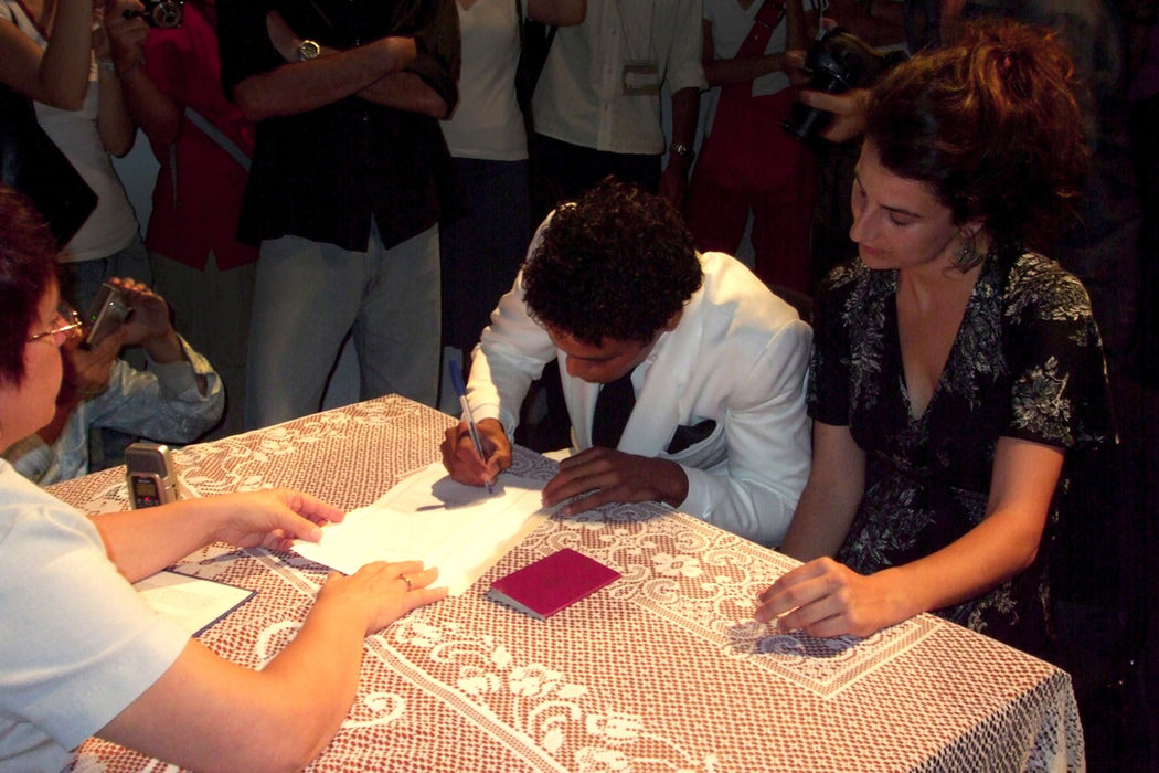 Núria Güell, "Ayuda humanitaria", 2008-2013.