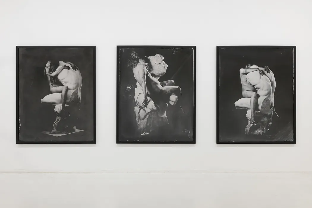 Marina Vargas. El abrazo, piedad y el modelo y la artista 2015 - 2021 Tripthyc. 