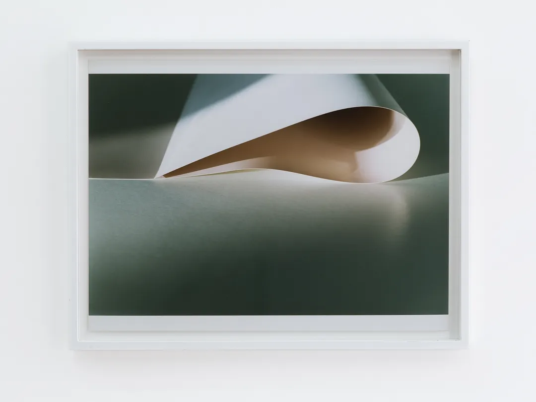 Wolfgang Tillmans Paper Drop (Shadow), 2006 C-Type print 30 x 40 cm