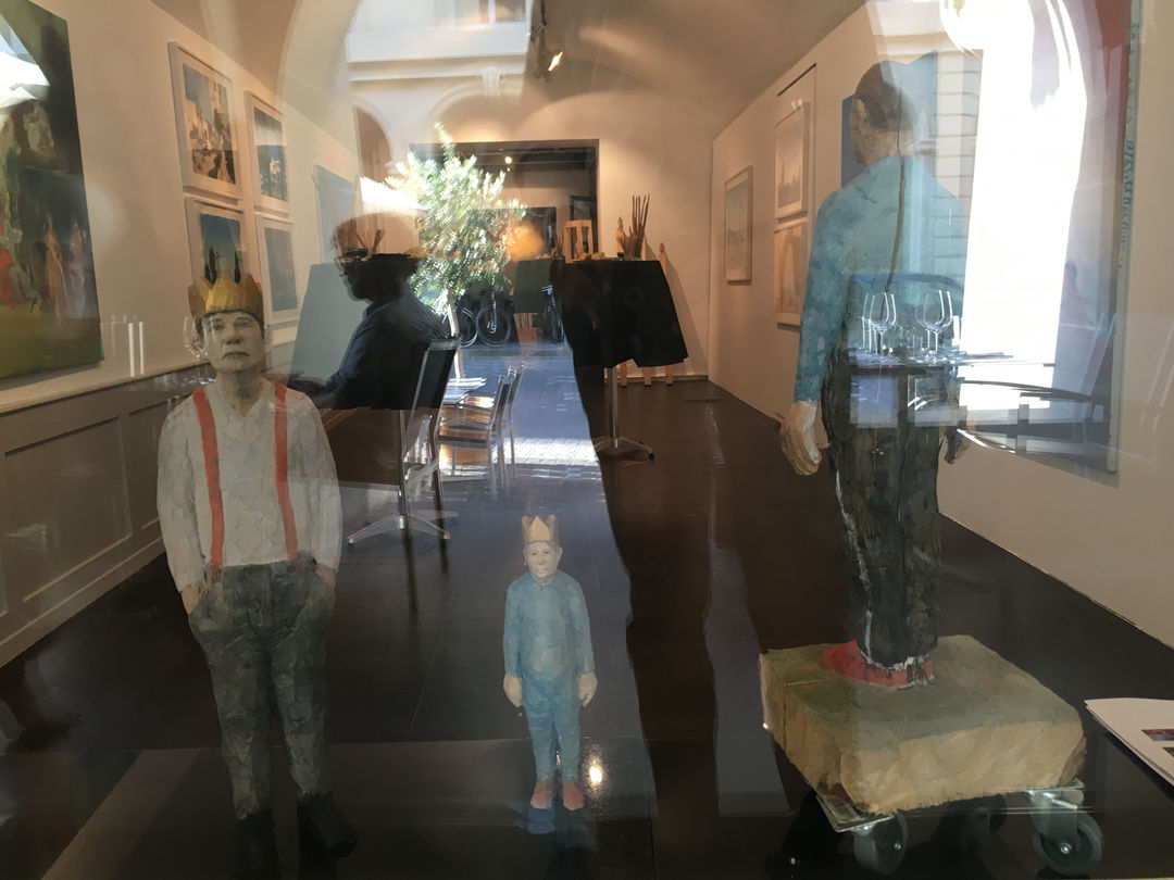 Rosina Kuhn – „Venezia - Venice Beach“ – Skulpturen von Johannes Hepp, Münstergasse, Bern