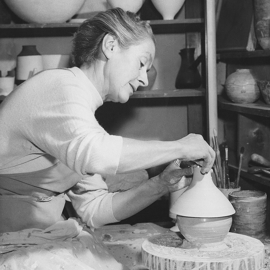 Photograph by Kemsley Picture Service. © Estate of Lucie Rie. Image kindly provided by the Crafts Study Centre, University for the Creative Arts (RIE_20_1_2_img_001)