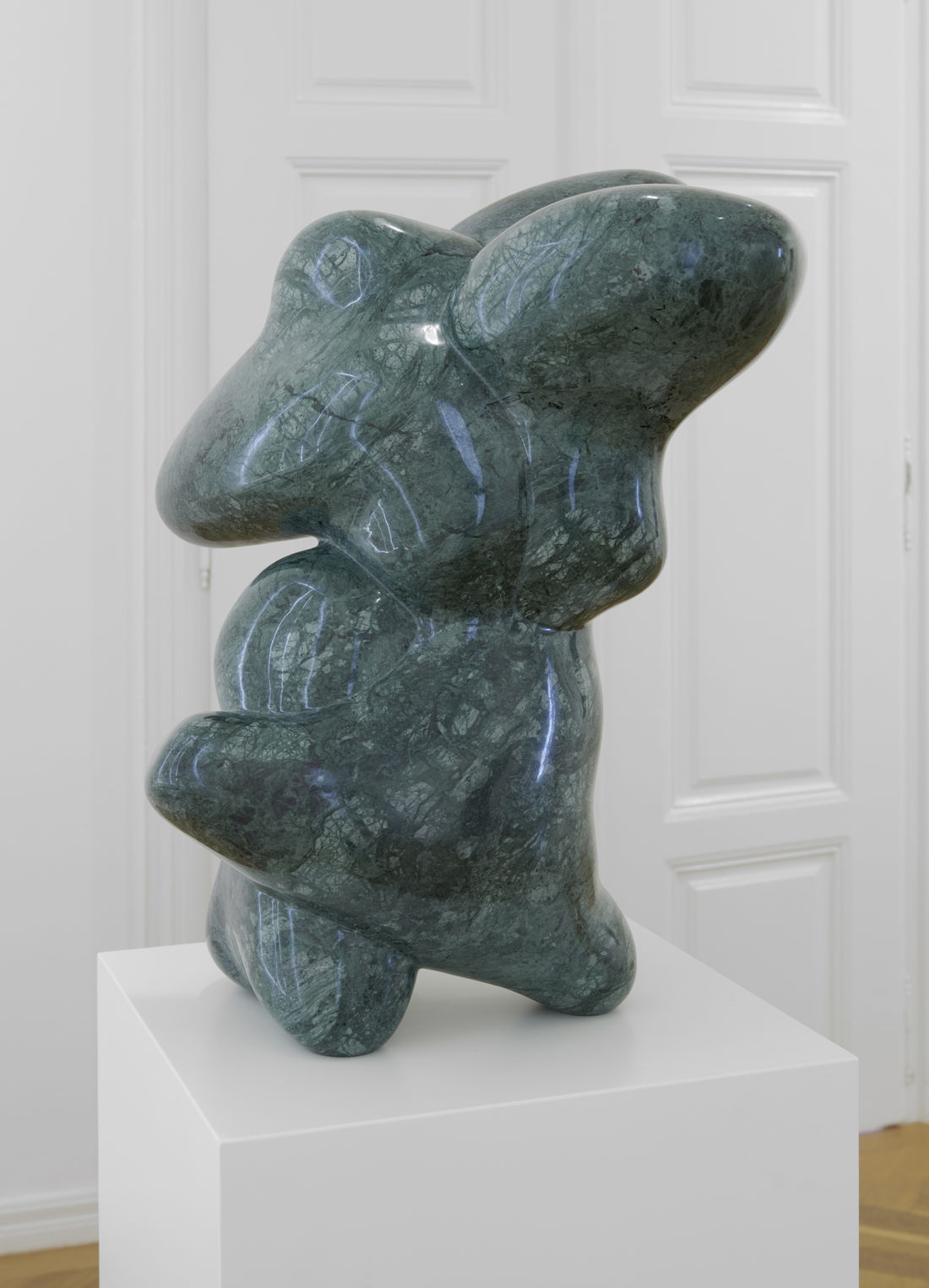Tony Cragg Integers, 2023 Stone (verde guatemala), 72 kg 65 x 50 x 35 cm (25.59 x 19.69 x 13.78...