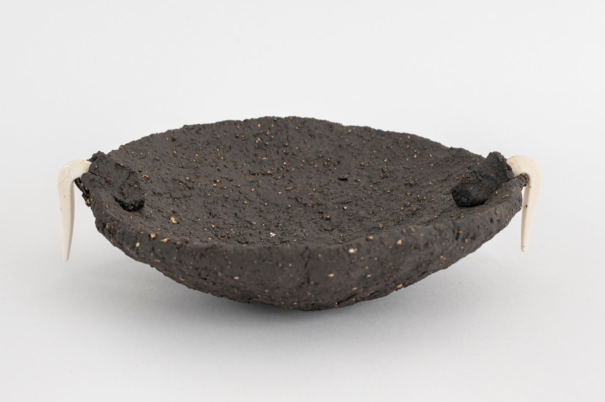 Bowl negro Post colombino, 2023