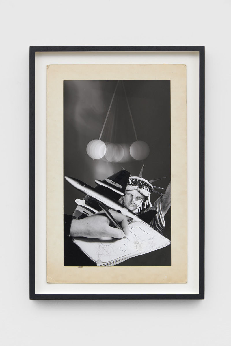 Peter KENNARD Foucault’s Pendulum, 1988 Photomontage - Gelatin silver prints on card 47.5 x 33 cm