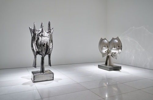 Yonhap News: Carving in, Modeling out