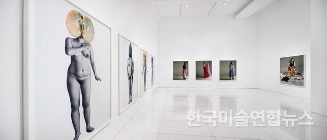 PARK Youngsook, Look, That Woman Sings and Dances