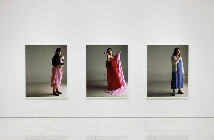 PARK Youngsook, Look, That Woman Sings and Dances