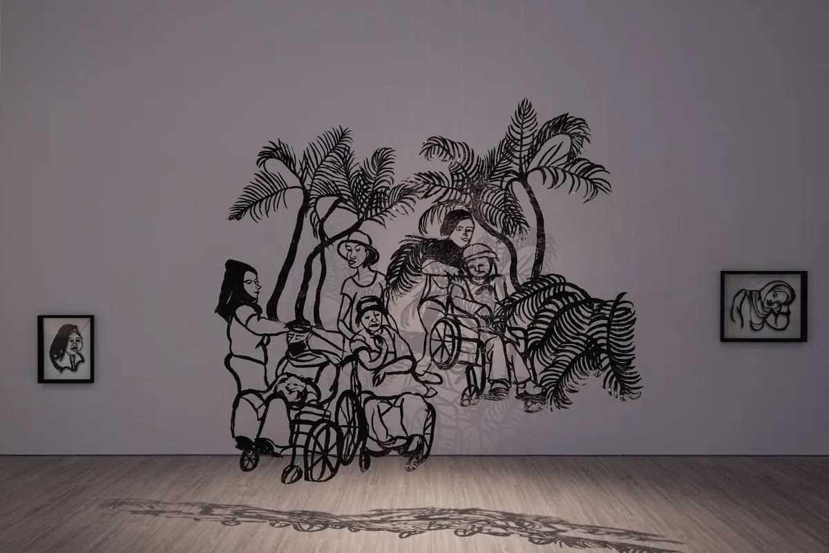 「⿊ · ⾦ · ⽩ 」羅懿君個展