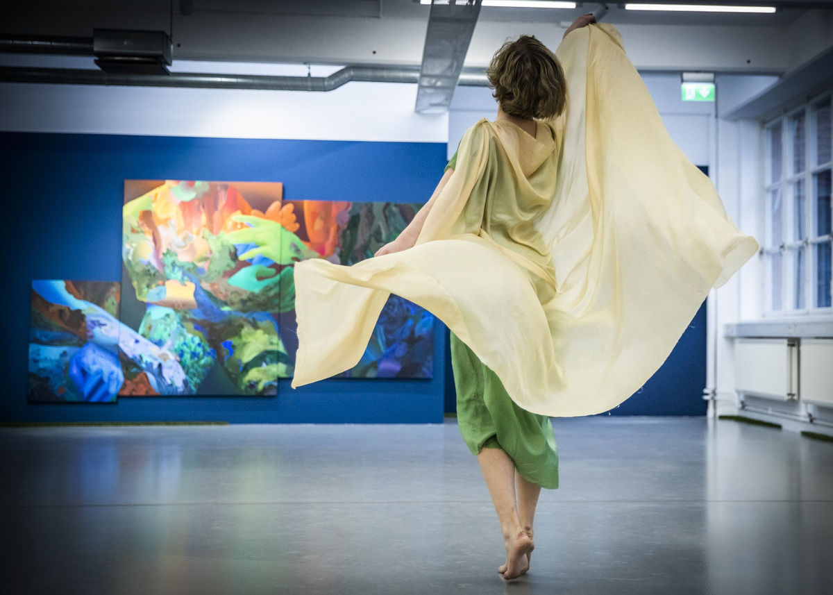 Kathleen Quinlan and the Isadorables