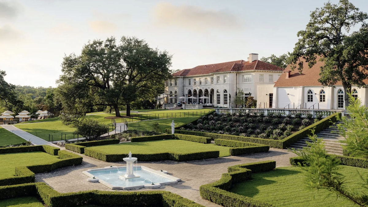 Auberge Resort's Commodore Perry Estate Commissions A Major Video Work From Anderson+Kincaid