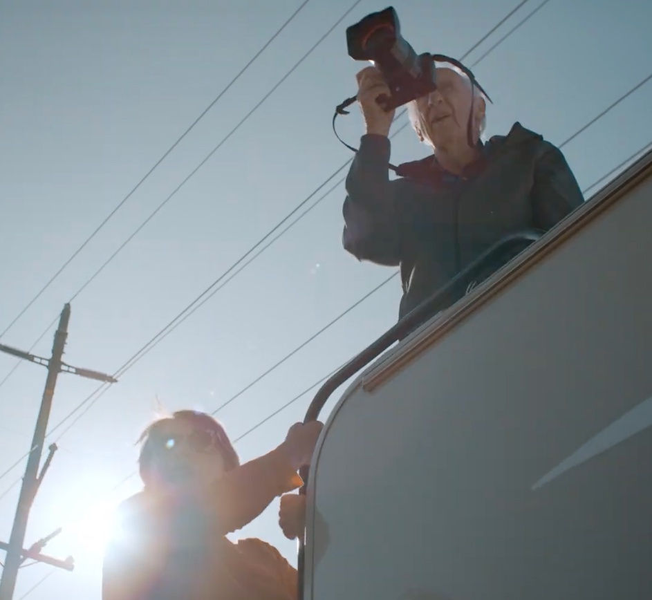 THOMAS HOEPKER – DEAR MEMORIES (TRAILER)