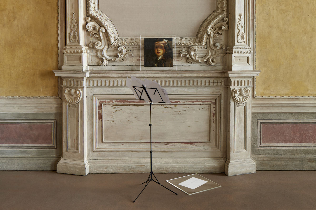An image containing an installation view of an exhibition by Giulio Paolini