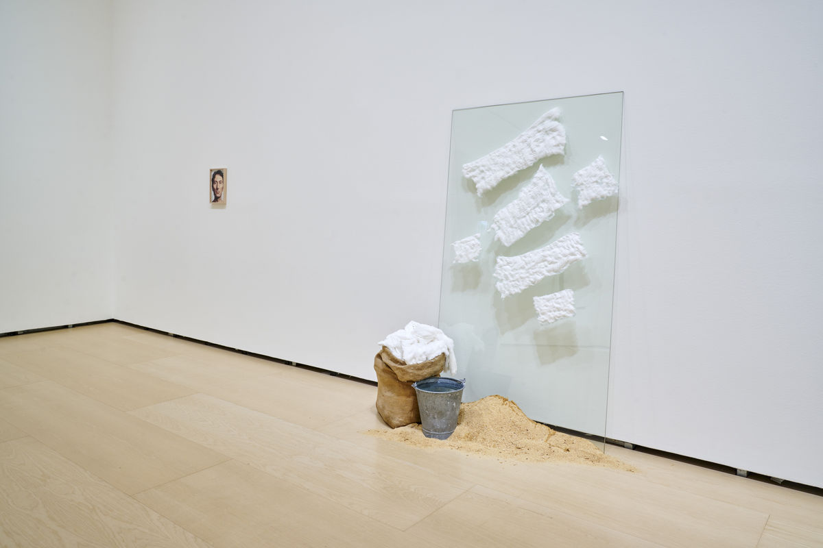 Installation view: "Giovanni Anselmo: Más allá del horizonte" at Guggenheim Bilbao