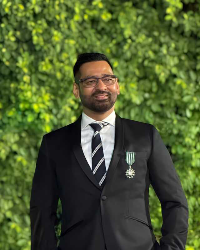 Image: Imran Qureshi has been appointed the medal of Chevalier de l’Ordre des Arts et des Lettres of France