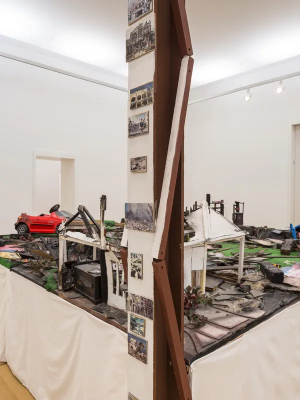 Image: Thomas Hirschhorn in ‘Hybrid Sculpture: Contemporary Sculpture of the collection of the Stedelijk Museum’
