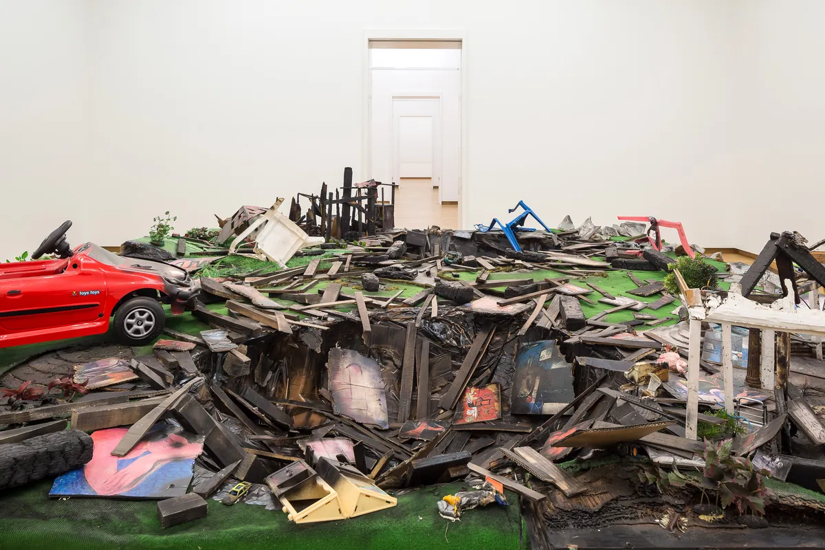 Image: Thomas Hirschhorn in ‘Hybrid Sculpture: Contemporary Sculpture of the collection of the Stedelijk Museum’