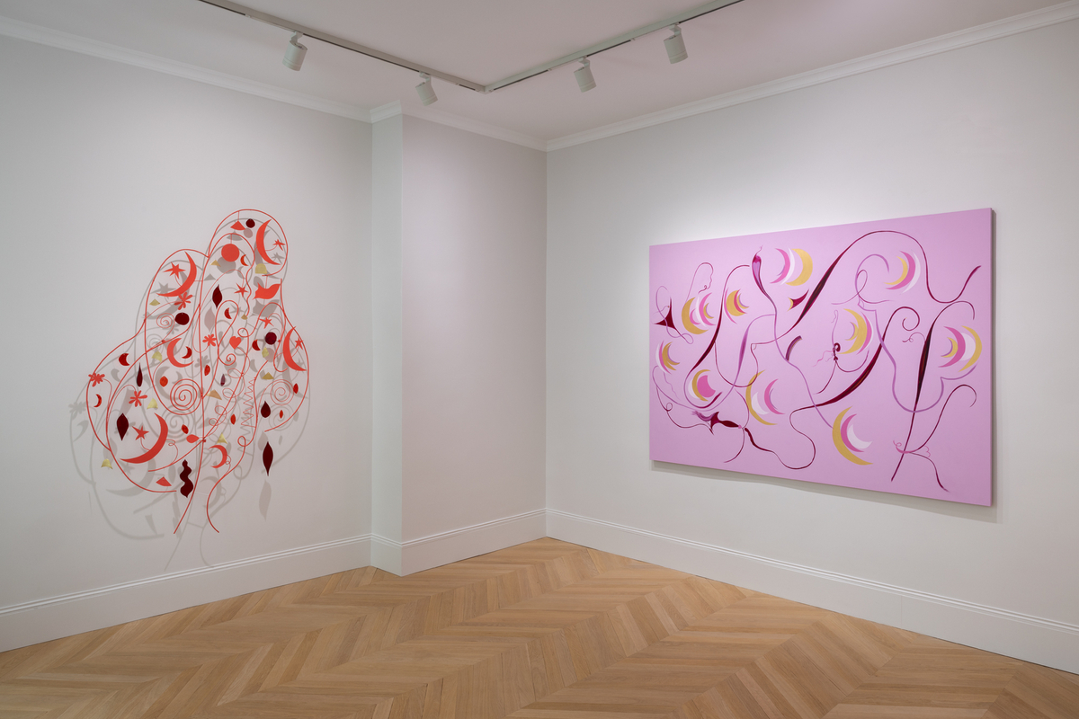 Black wigs, sleeping women and the sound of rain The Art Newspaper France