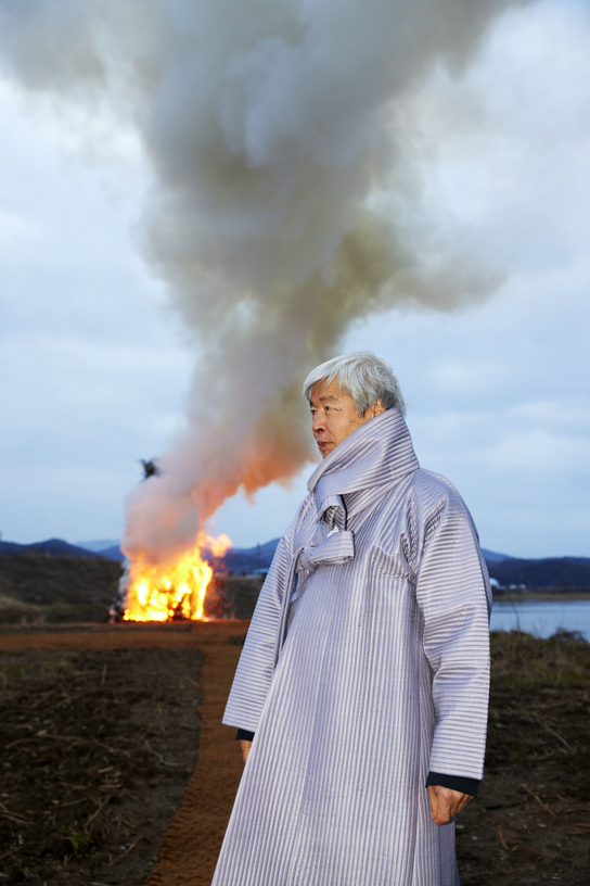 Now Representing – Lee Bae Esther Schipper is delighted to announce the representation of Lee Bae.