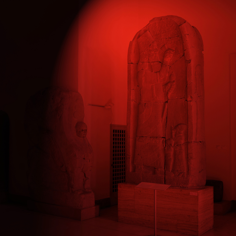 „Liam Gillick. Filtered Time“ – Farbige Götter im Berliner Pergamonmuseum DLF Radio