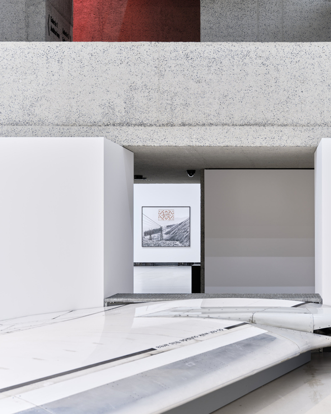 Roman Ondak in Prag: Die ewige Wiederkehr menschlicher Abgründe monopol magazin