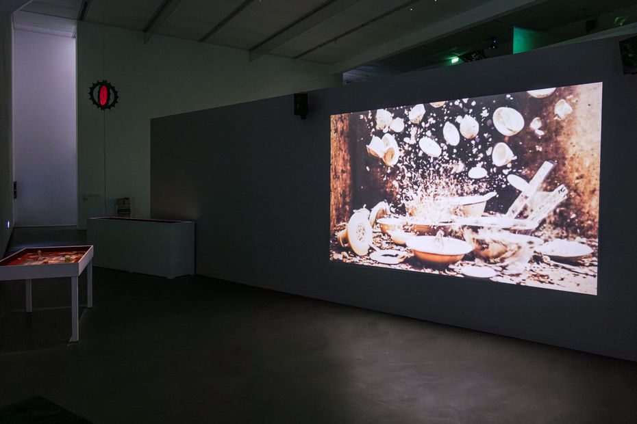 《薄膜史：無主數據》，單頻道錄像，2024，12&rsquo; 30&rsquo;&rsquo; ，與文件檔案。圖片由藝術家提供。 Stories of Celluloid: Terra Nullius Data, 2024, Single-channel video installation, 12&rsquo; 30&rsquo;&rsquo;, and archive. Courtesy of the artist.