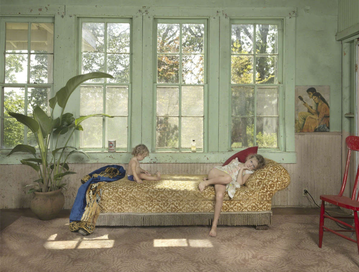 Julie Blackmon, Chaise, 2013