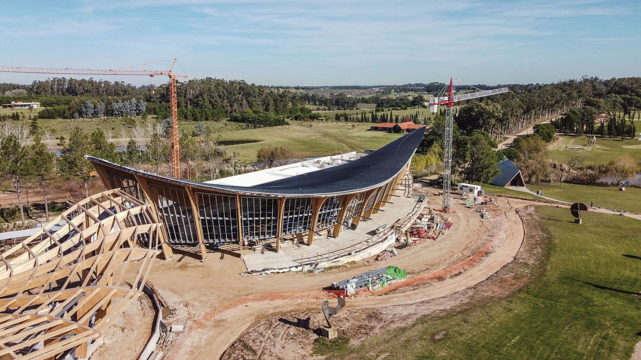 The new Museo de Arte Contemporaneo Atchugarry under construction in the resort city of Punta del Este, Uruguay. Photo: Lorena Larriestra and Nicolas Vidal