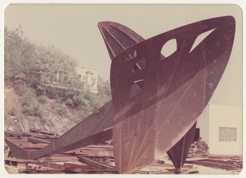 Alexander Calder, Flying Dragon, 1975