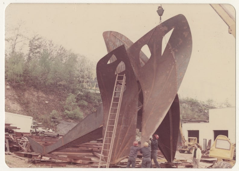 Alexander Calder, Flying Dragon, 1975