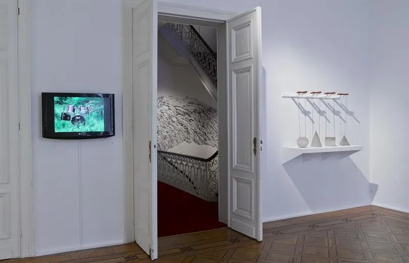 "The Remarkable Lightness of Being": exhibition view / Aeroplastics @ Rue Blanche str., 2015 / works by Tom DALE