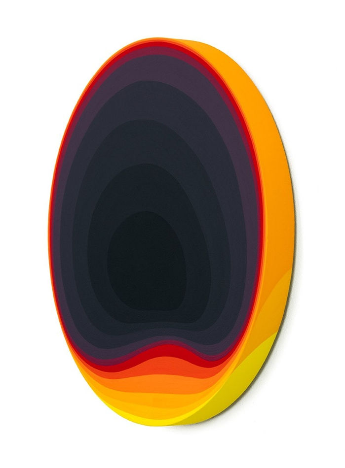 Jan Kaláb side view of black gradient circle with melting warm gradient inside